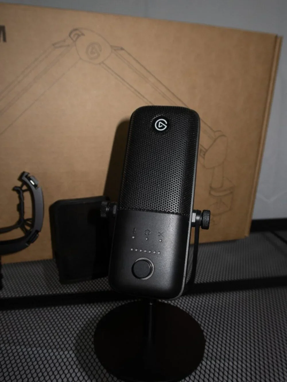 Elgato Wave 3 USB Microphone full kit (pop-screen, boom mic-arm, shock mount)